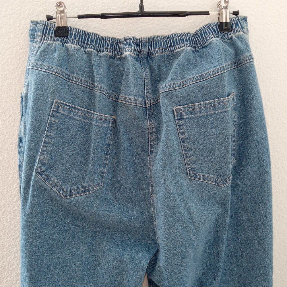 Vintage denim jeans with rhinestone hearts - Picture 2 of 8